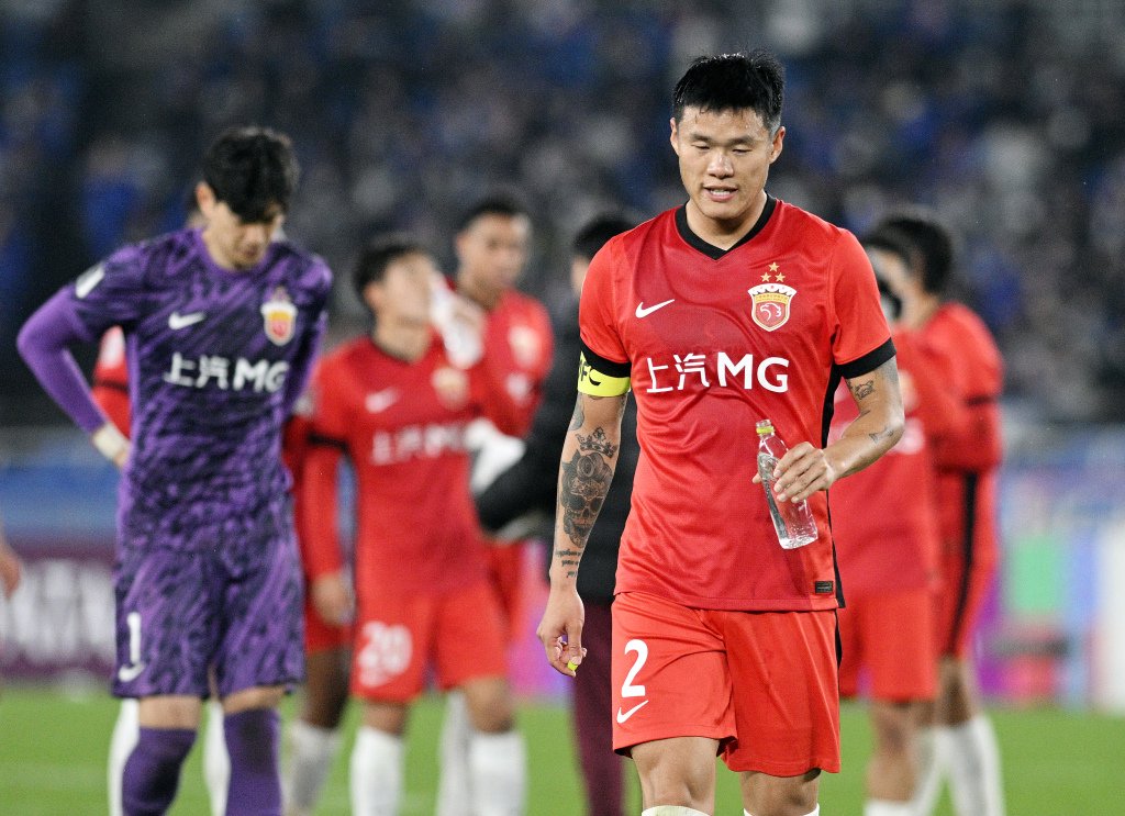 今晨突围战来临,上海海港围绕欧冠队长鼓劲,引发热议,轮换策略成焦点(亚冠赛程表2025赛程海港) 今晨突围战来临,上海海港围绕欧冠队长鼓劲,引发热议,轮换策略成焦点(亚冠赛程表2025赛程海港)