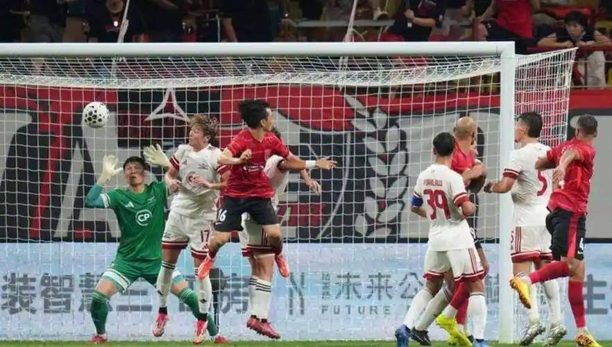  赛前体能课后，里昂篮板制胜备战中超，压力陡增，阵容厚度经受考验