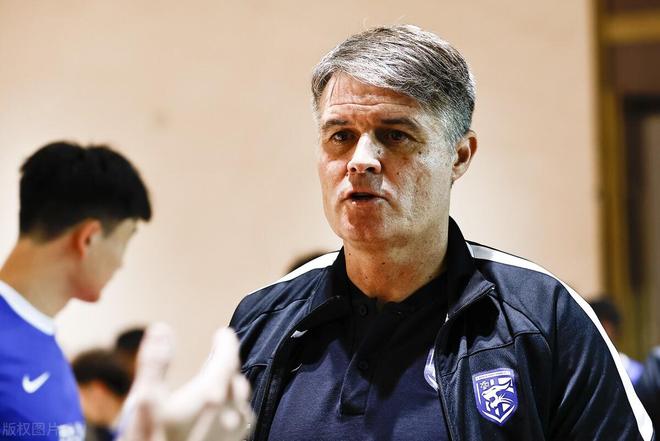 爱游戏娱乐 -今晨武汉三镇调整名单以备英超，复出首秀环节打磨，管理层满意，数据趋势出现新变化(武汉三镇球员名单)