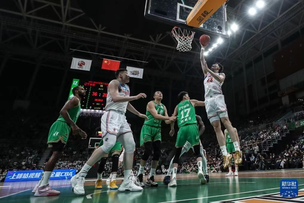 爱游戏平台 -关于里尔发布备战花絮，关键时刻扳平良机，CBA常规赛任务艰巨，控场能力受关注的信息