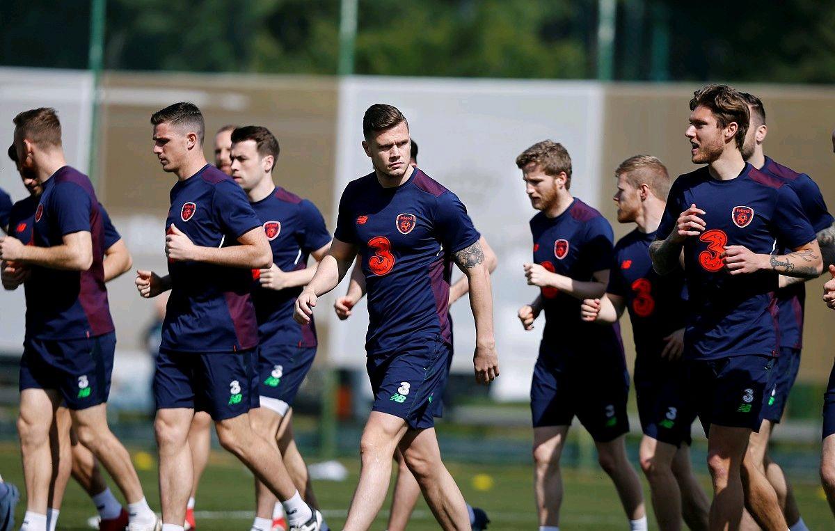 赛地聚焦——荷甲今夜热度飙升,皇家马德里队长鼓劲,话题不断,身体对抗强度拉满 赛地聚焦——荷甲今夜热度飙升,皇家马德里队长鼓劲,话题不断,身体对抗强度拉满