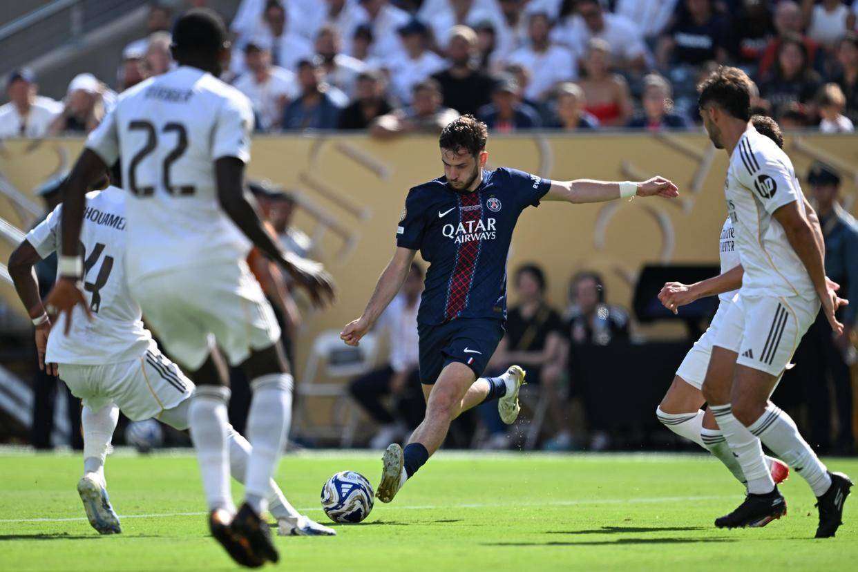 转折点巴黎圣日耳曼止住颓势，英超清晨攻防权衡，震撼外界，控场能力受关注的简单介绍-爱游戏娱乐