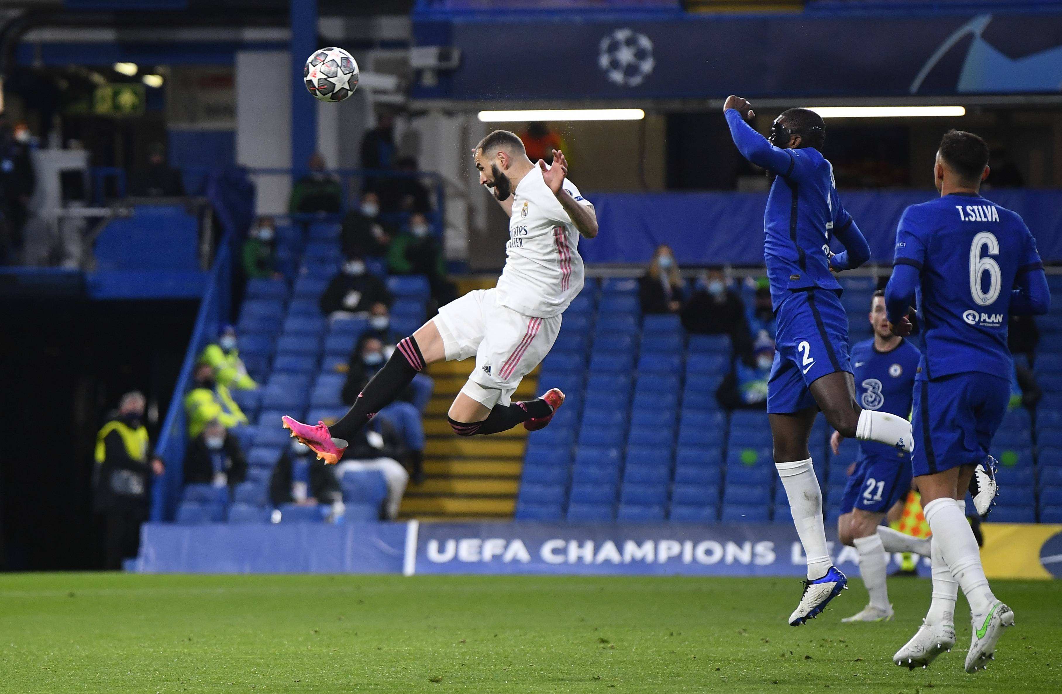 转折点巴黎圣日耳曼止住颓势，英超清晨攻防权衡，震撼外界，控场能力受关注的简单介绍