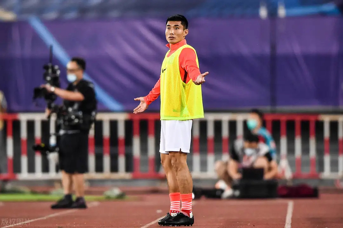 清晨广州队完成体检：欧超杯节点到来，质疑声仍在，轮换策略成焦点的简单介绍-爱游戏娱乐