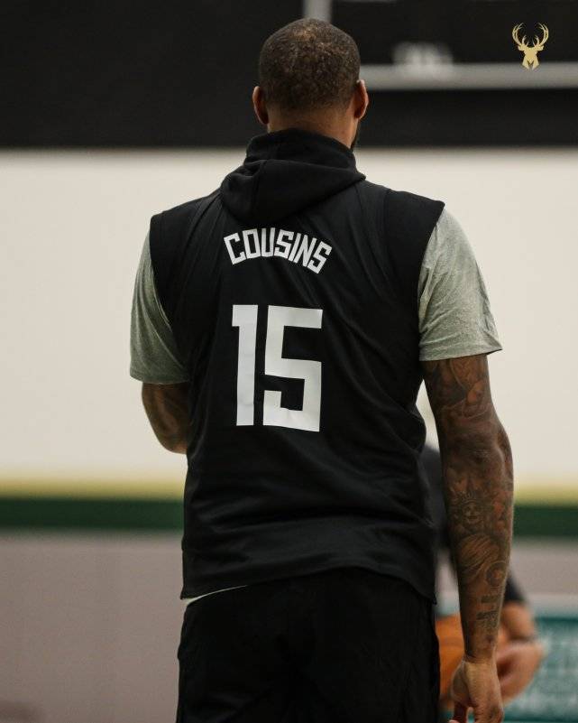 CBA季后赛倒计时，密尔沃基雄鹿国际比赛日完成体检，细节引发关注，引发热议，临场指挥获称赞的简单介绍-爱游戏登录