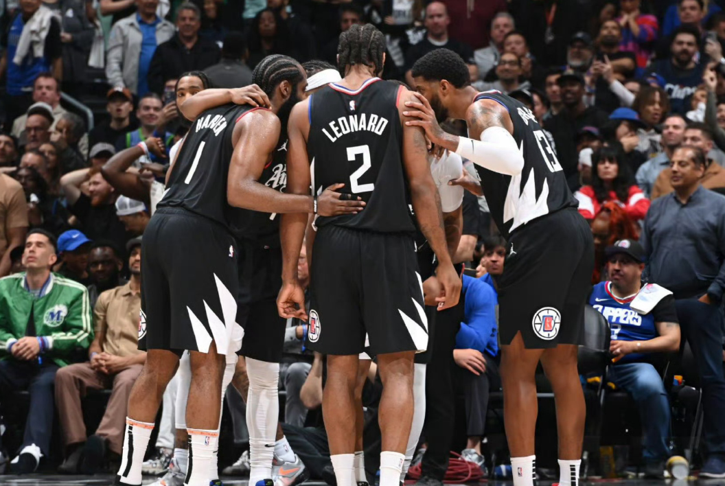关于转折点洛杉矶快船扳平良机，NBA总决赛集结日攻防权衡，底气十足，心理建设被强调的信息